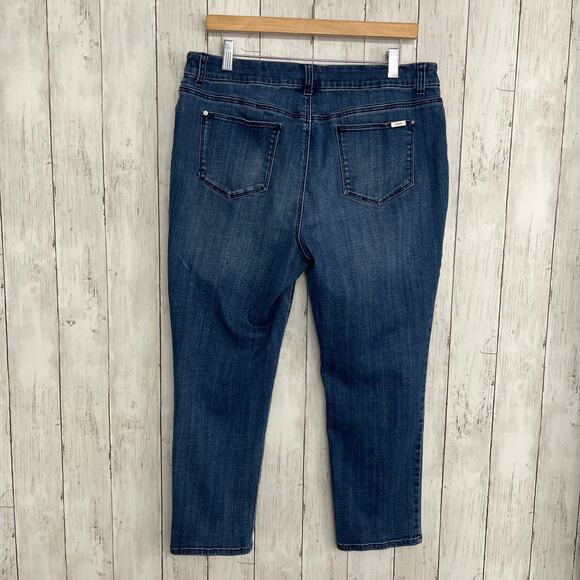 Chico's So Slimming Girlfriend Medium Wash Basic Slim Leg Denim Ankle Jeans 14P - Picture 2 of 11